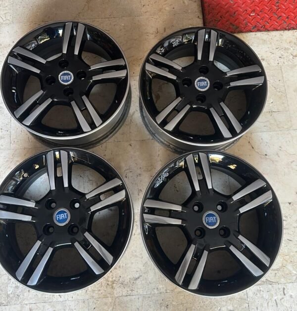 KIT DA 4 CERCHI IN LEGA ORIGINALI FIAT DA 15 POLLICI RESTAURATI A NUOVO